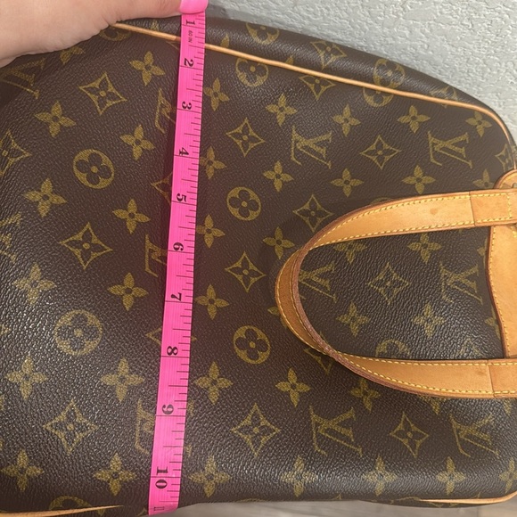 Louis Vuitton Excursion Bag - Picture 14 of 17